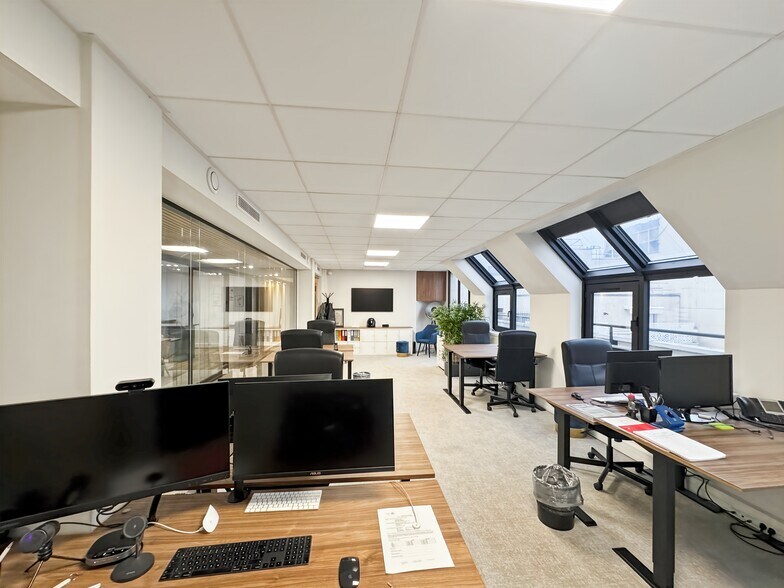 121 Rue Edouard Vaillant, Levallois-Perret à louer - Photo du bâtiment - Image 3 de 12