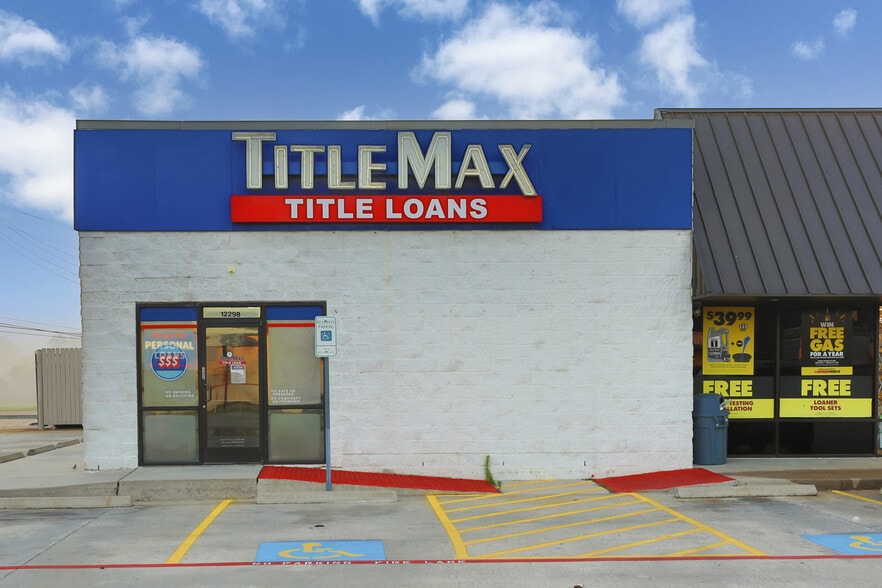 12296 Veterans Memorial Dr, Houston, TX for sale - Building Photo - Image 2 of 8