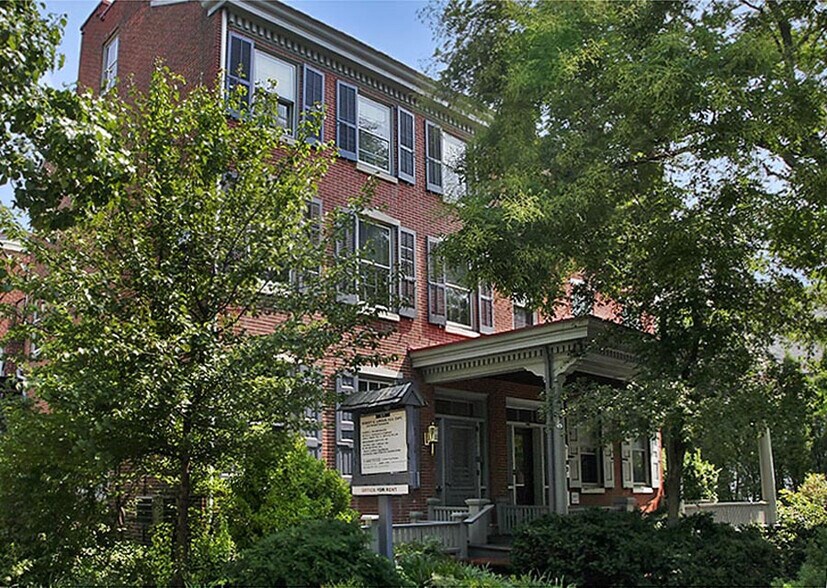 103 S High St, West Chester, PA for lease - Building Photo - Image 2 of 8