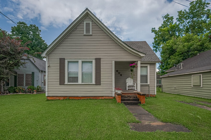 Investment Portfolio in Wharton portefeuille de 4 propriétés à vendre sur LoopNet.ca - Photo du bâtiment - Image 1 de 119