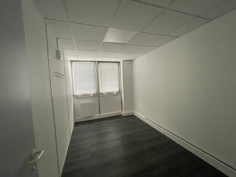 Bureau dans Saint-Ouen-sur-Seine à louer - Photo intérieure - Image 3 de 7