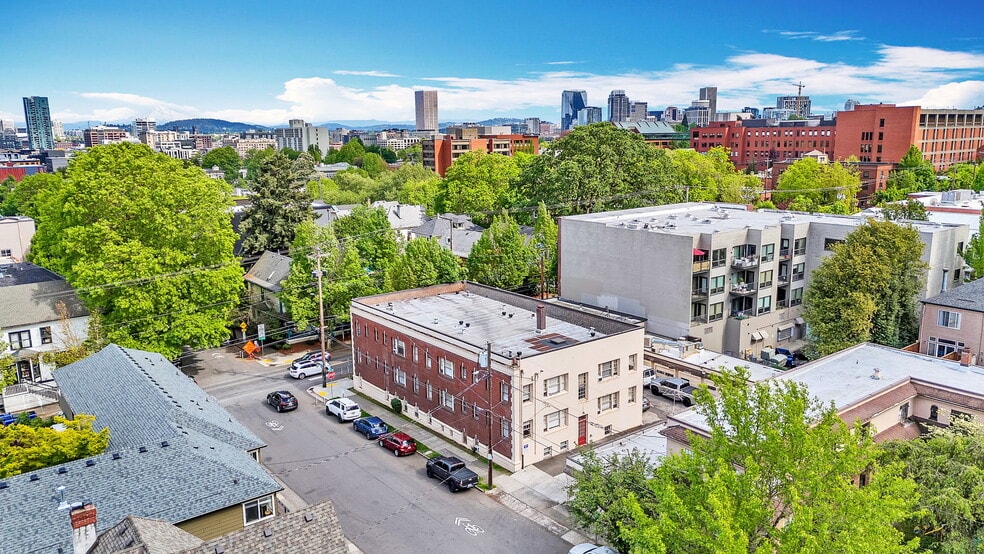 1323 NW 23rd Ave, Portland, OR for sale - Building Photo - Image 1 of 16