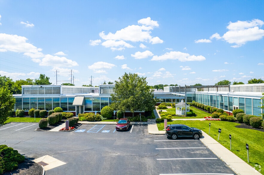 100 American Metro Blvd, Hamilton, NJ à louer - Photo du bâtiment - Image 2 de 21
