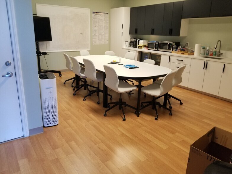 26249 Enterprise Ct, Lake Forest, CA à louer - Photo du bâtiment - Image 2 de 10