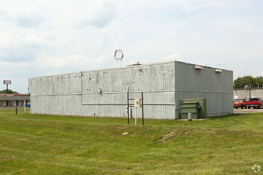 3005 Claude Ave, Flint, MI for lease - Building Photo - Image 3 of 4