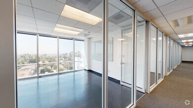 6565 W Sunset Blvd, Hollywood, CA à louer Numérisation 3D de Matterport- Image 1 de 5