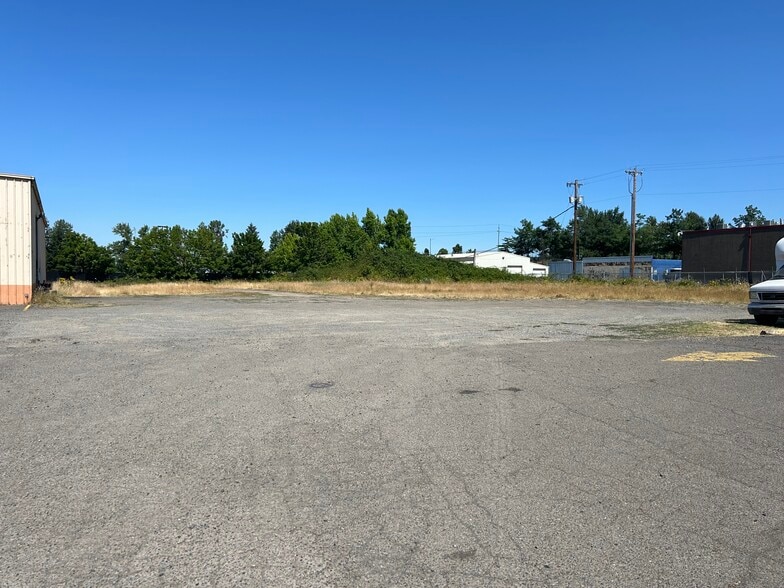 3545 Portland Rd NE, Salem, OR for lease - Building Photo - Image 3 of 4