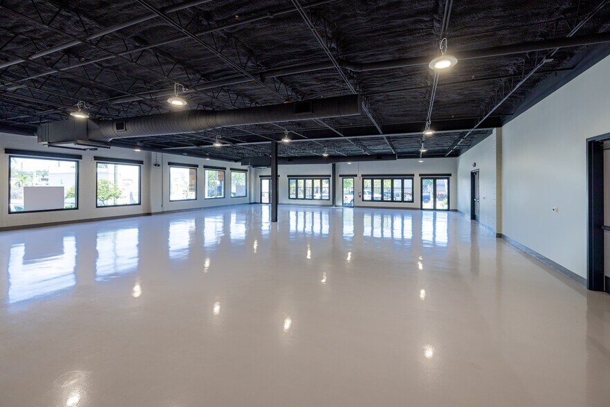 2200 2nd Ave S, Saint Petersburg, FL à louer - Photo du bâtiment - Image 2 de 18