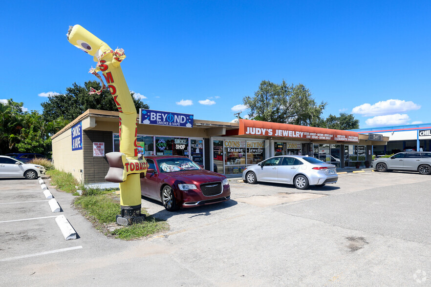 12710 Mcgregor Blvd, Fort Myers, FL for lease - Building Photo - Image 2 of 11