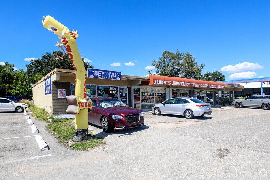 12710 Mcgregor Blvd, Fort Myers, FL for lease - Primary Photo - Image 1 of 4