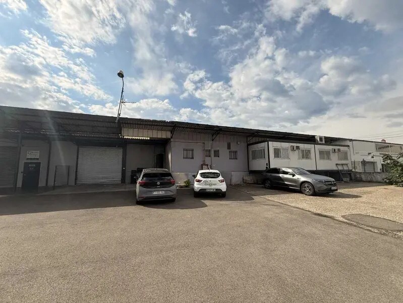 Flex in Villeurbanne for lease Building Photo- Image 1 of 12