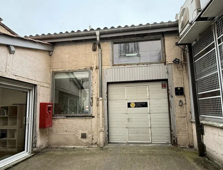 Bureau dans Lyon à vendre - Photo du bâtiment - Image 2 de 8