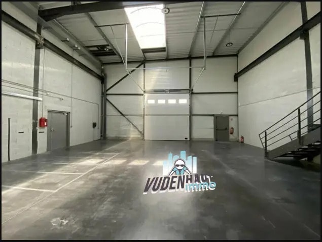 Flex in Colomiers for lease Building Photo- Image 1 of 11