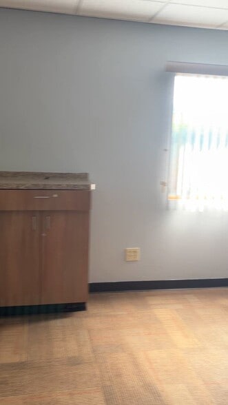 47 Alice Dr, Akron, OH for lease - Commercial Listing Video - Image 2 of 24