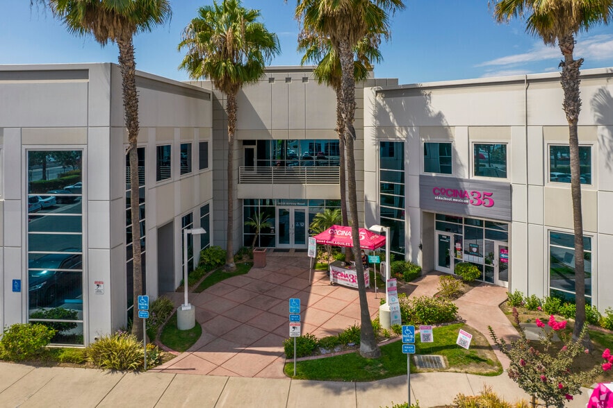 9335 Airway Rd, San Diego, CA à louer - Photo du bâtiment - Image 2 de 4