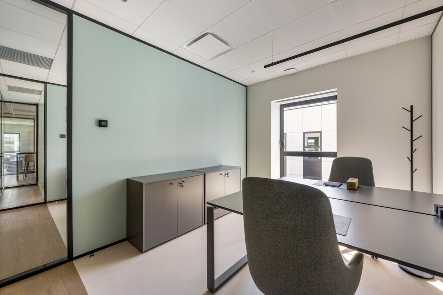 2 Bis Rue Marcel Dassault, Genas for lease - Interior Photo - Image 3 of 19