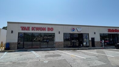 3024-3040 Jericho Tpke, East Northport, NY for lease Building Photo- Image 1 of 17