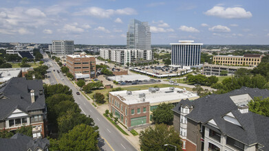 1204 W 7th St, Fort Worth, TX à louer Photo du b timent- Image 1 de 1