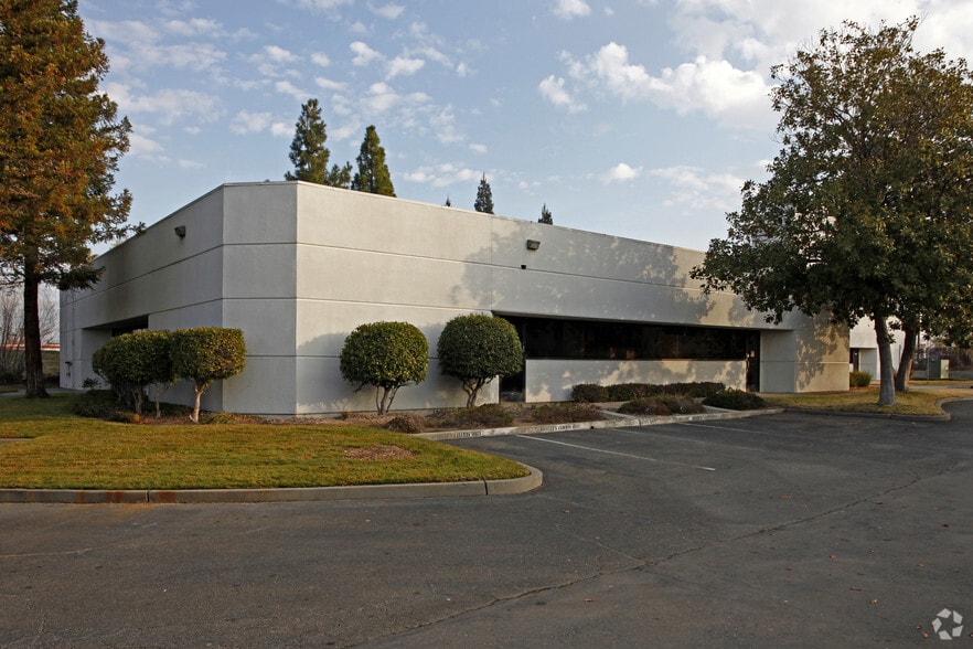 2445 Albatross Way, Sacramento, CA for lease - Building Photo - Image 2 of 14