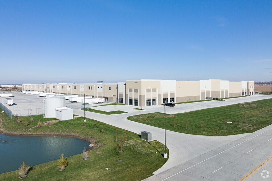 1401 Tradeport Pky, Pontoon Beach, IL à louer - Photo du bâtiment - Image 3 de 6