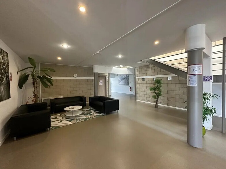 Office in Schiltigheim for lease - Lobby - Image 2 of 11