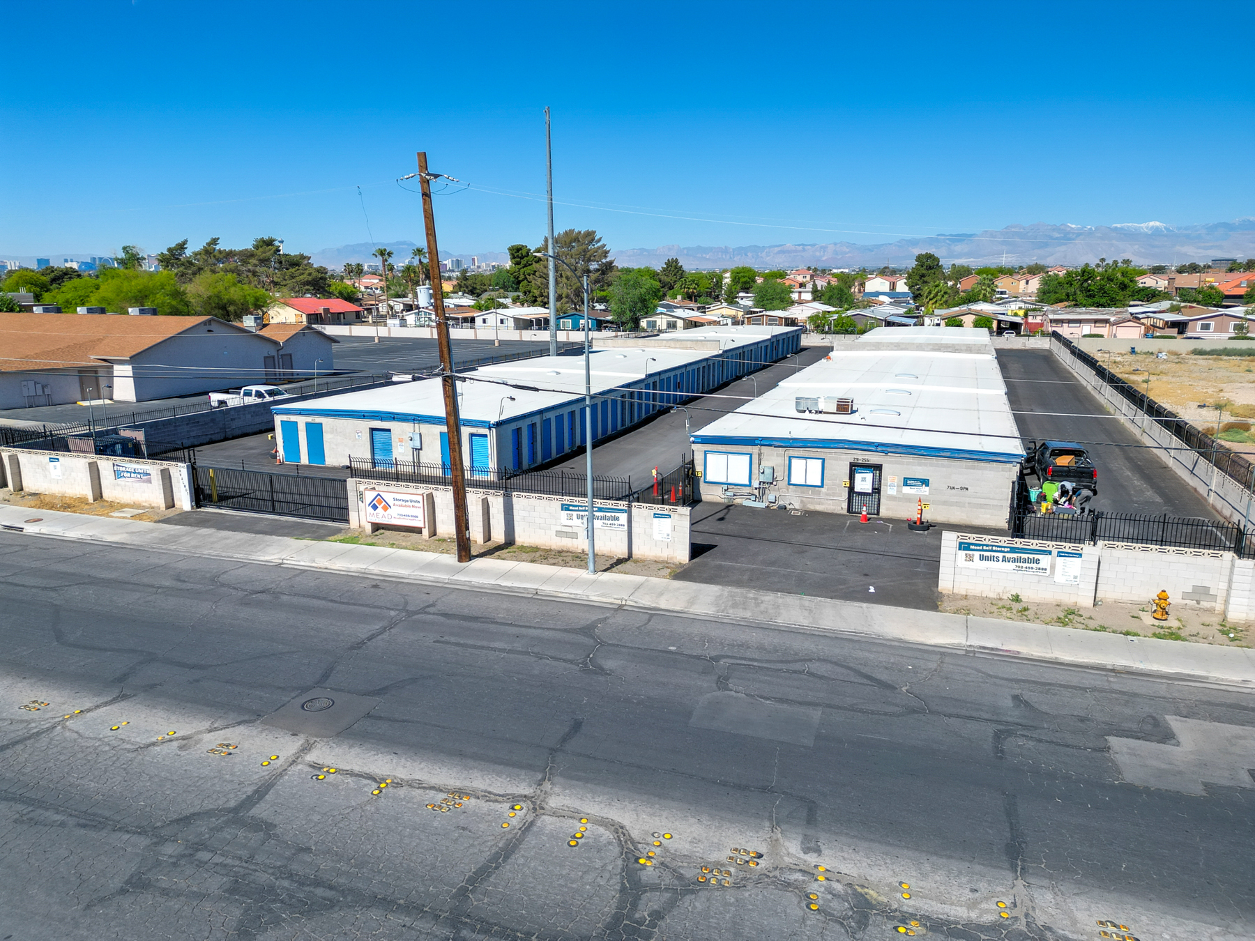 1945 N Walnut Rd, Las Vegas, NV à vendre Photo du b timent- Image 1 de 8