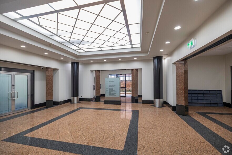 85 George St, Parramatta à louer - Hall d’entrée - Image 3 de 5