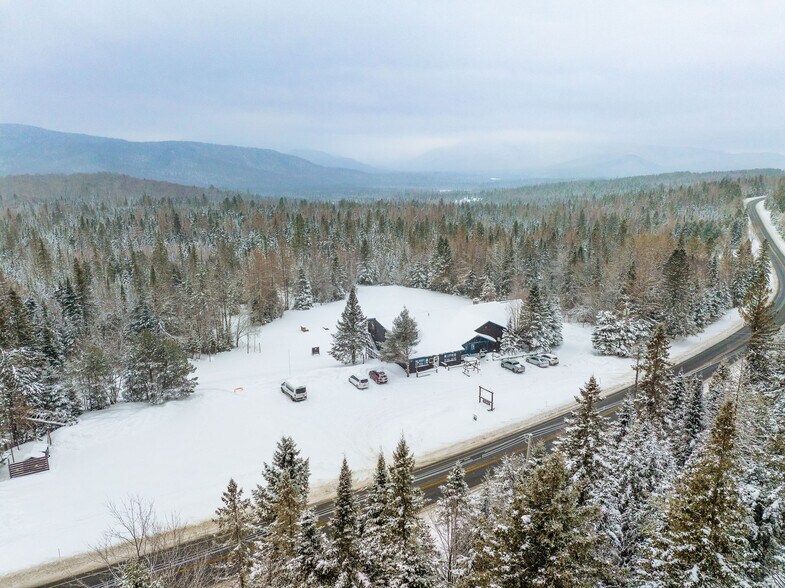 4833 Cascade Rd, Lake Placid, NY for sale - Primary Photo - Image 1 of 25