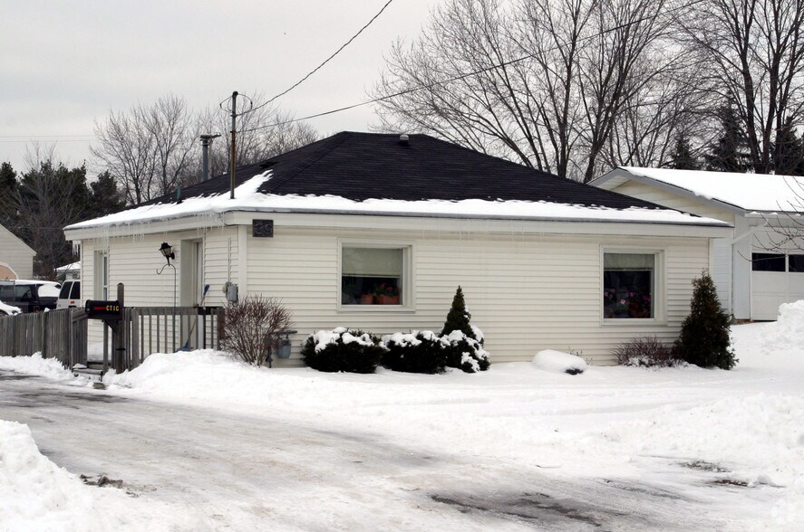 27 Sluyter St SE, Grand Rapids, MI à vendre - Photo du bâtiment - Image 3 de 3