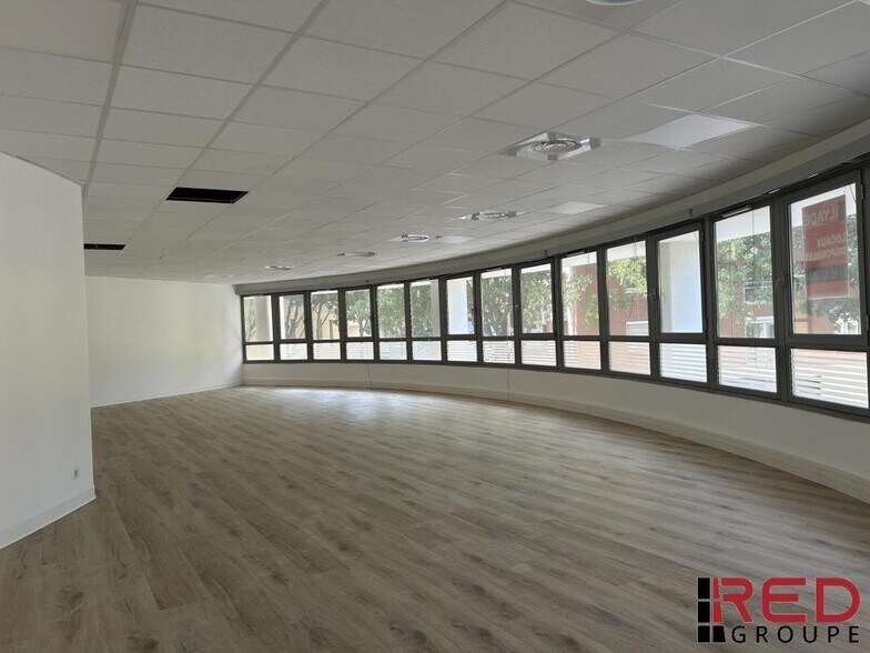 Office in Aix-en-Provence for lease - Interior Photo - Image 1 of 8