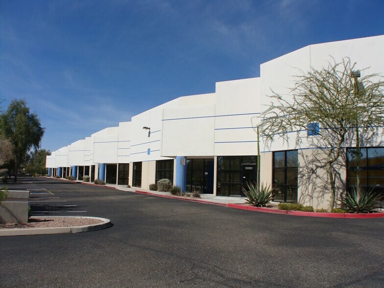 1734 W Williams Dr, Phoenix, AZ for lease - Building Photo - Image 2 of 5