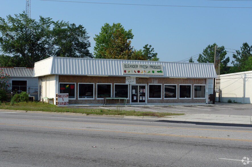 1818 Oleander Dr, Wilmington, NC for sale - Building Photo - Image 3 of 7