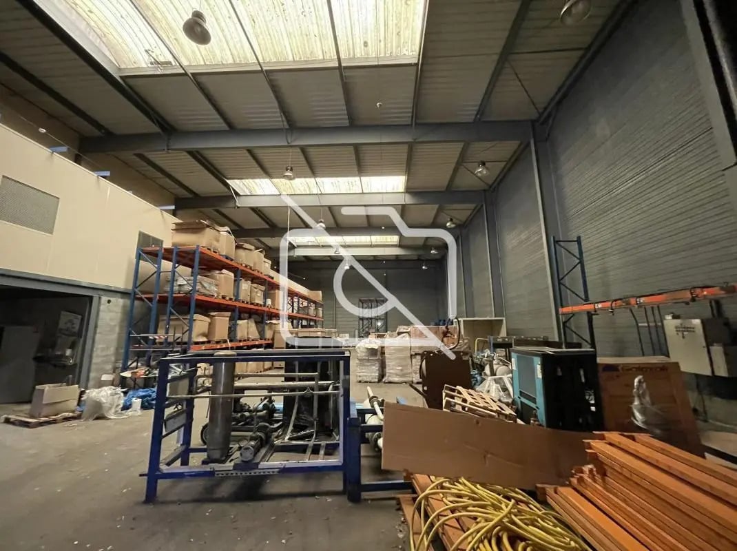 Industrial in Buc for sale Primary Photo- Image 1 of 7