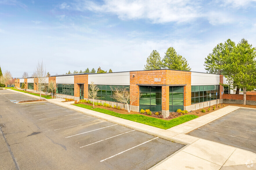 8860 NE Von Neumann Dr, Hillsboro, OR for lease - Primary Photo - Image 1 of 6