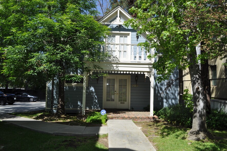 253-255 S Marengo Ave, Pasadena, CA à louer - Photo du bâtiment - Image 2 de 54