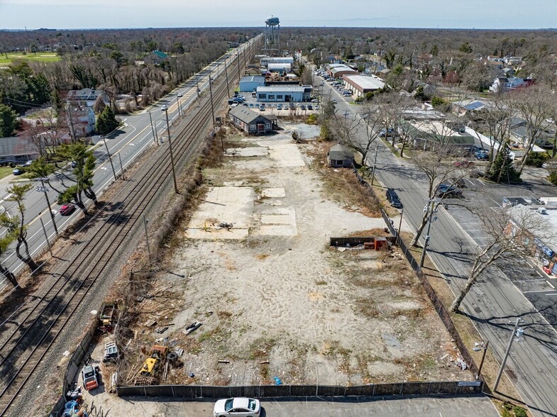 245 Orinoco Dr, Brightwaters, NY à vendre - Aérien - Image 2 de 5