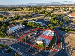 1205-1350 Plaza Blvd, Central Point, OR for lease Interior Photo- Image 2 of 25