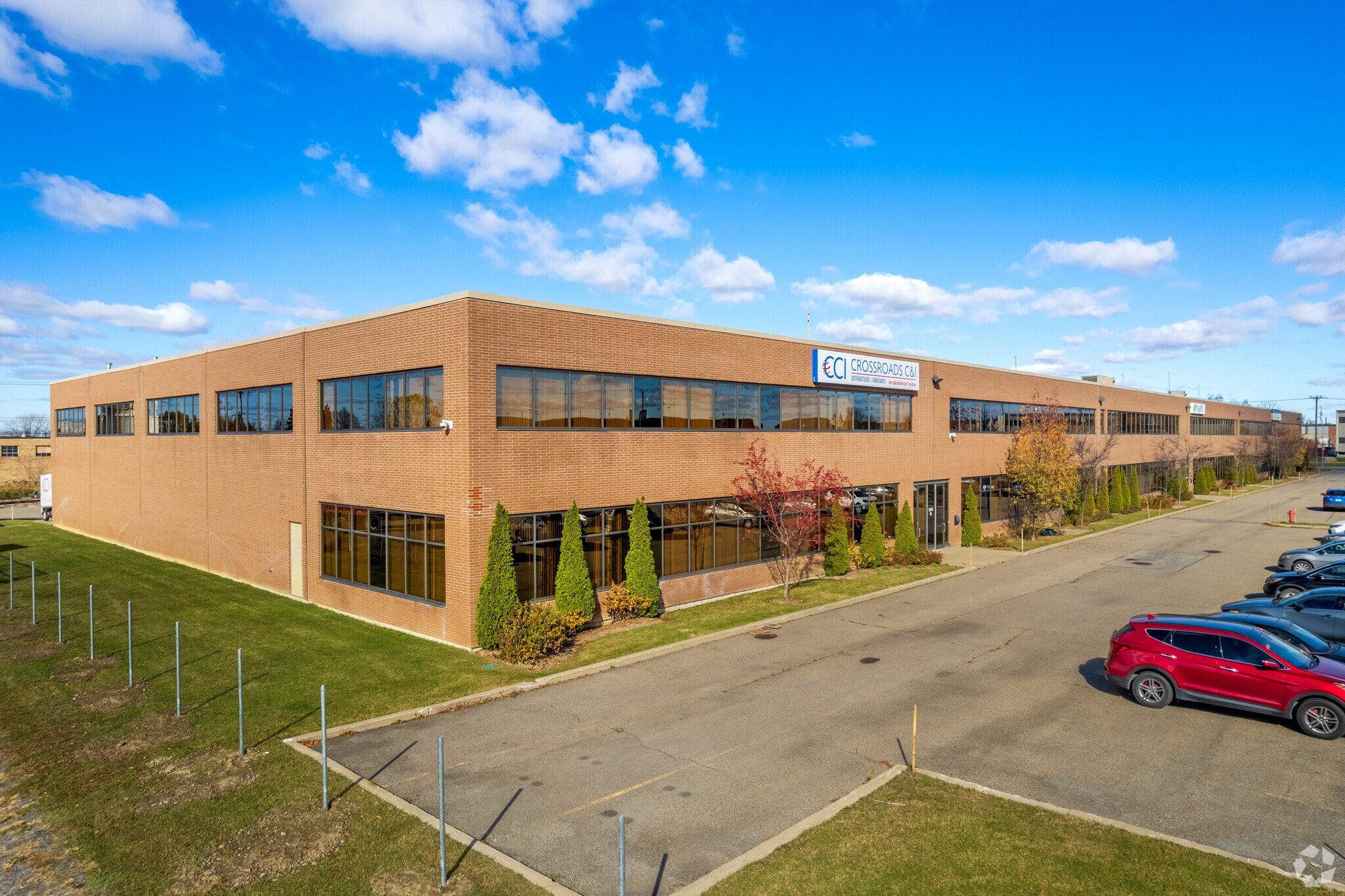 4255 Rue Hickmore, Saint-Laurent, QC for sale Building Photo- Image 1 of 1