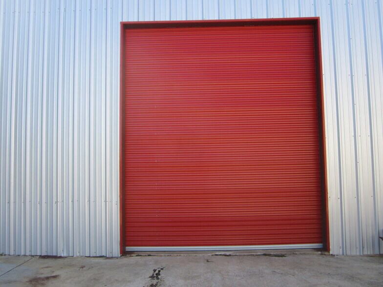 10141 TX Loop 106, Adkins, TX à vendre - Photo du bâtiment - Image 2 de 8