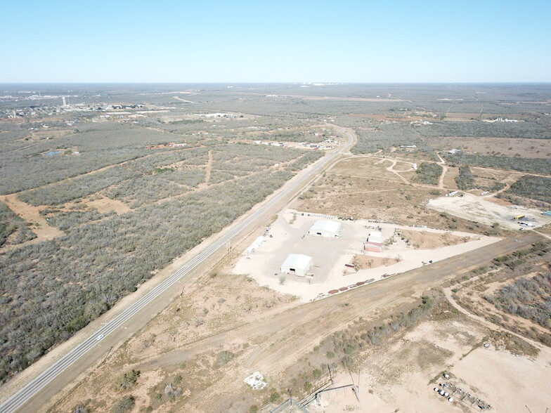 1399 FM 624, Cotulla, TX for lease - Building Photo - Image 3 of 3