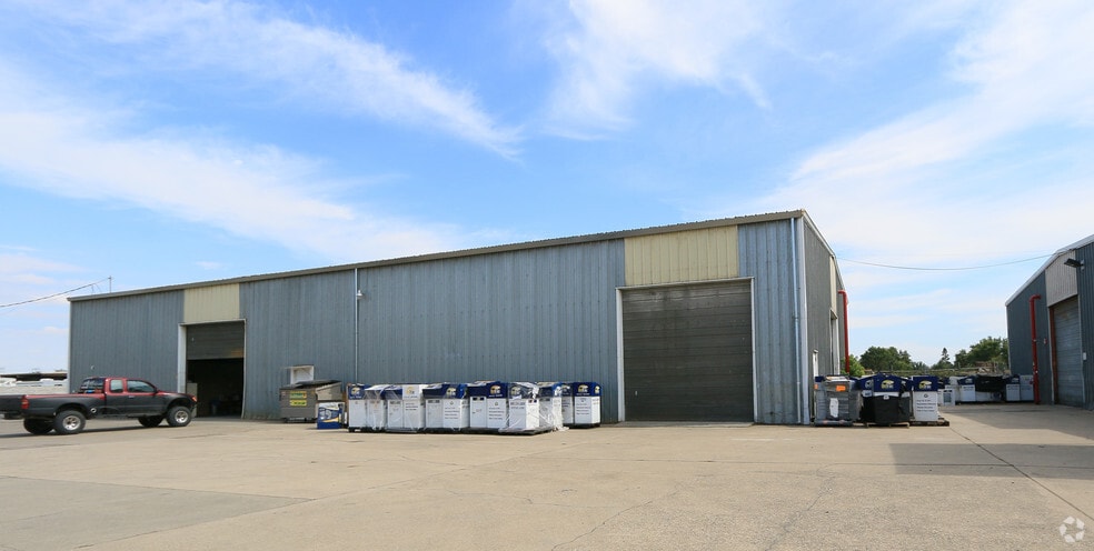 9752 Kent St, Elk Grove, CA for lease - Building Photo - Image 2 of 3