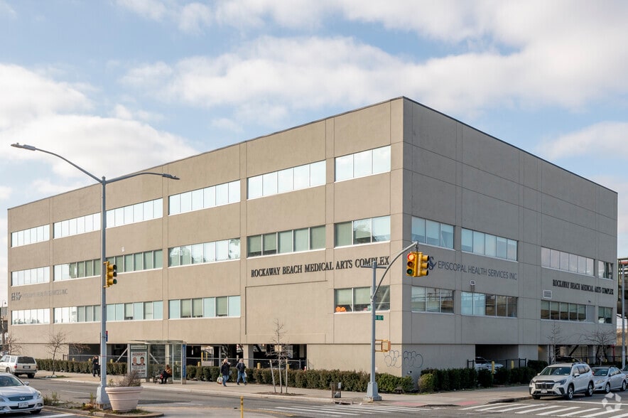 10520 Rockaway Beach Blvd, Rockaway Park, NY for lease - Building Photo - Image 3 of 6