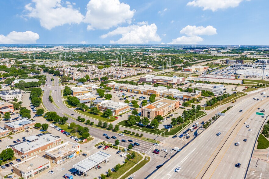 6001 Windhaven Pky, Plano, TX à louer - Photo du bâtiment - Image 3 de 8