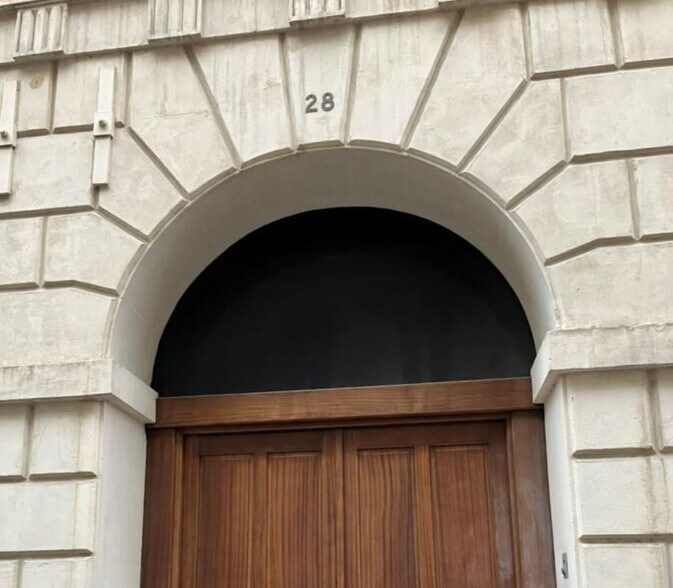 28 Rue Edouard Delanglade, Marseille à louer - Photo du bâtiment - Image 2 de 3