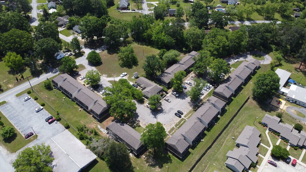 73 Unit Multifamily Portfolio portefeuille de 2 propriétés à vendre sur LoopNet.ca - Photo du bâtiment - Image 1 de 11