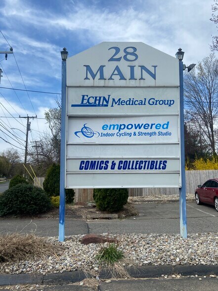 28 Main St, East Hartford, CT à louer - Photo du bâtiment - Image 2 de 15