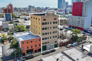 37-31 10th St, Long Island City NY - Parking Garage