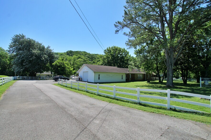 1063 Louisville Hwy, Goodlettsville, TN à vendre - Photo du bâtiment - Image 3 de 27