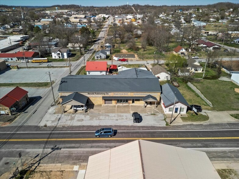 302 E Washington Ave, Ava, MO for sale - Building Photo - Image 3 of 38