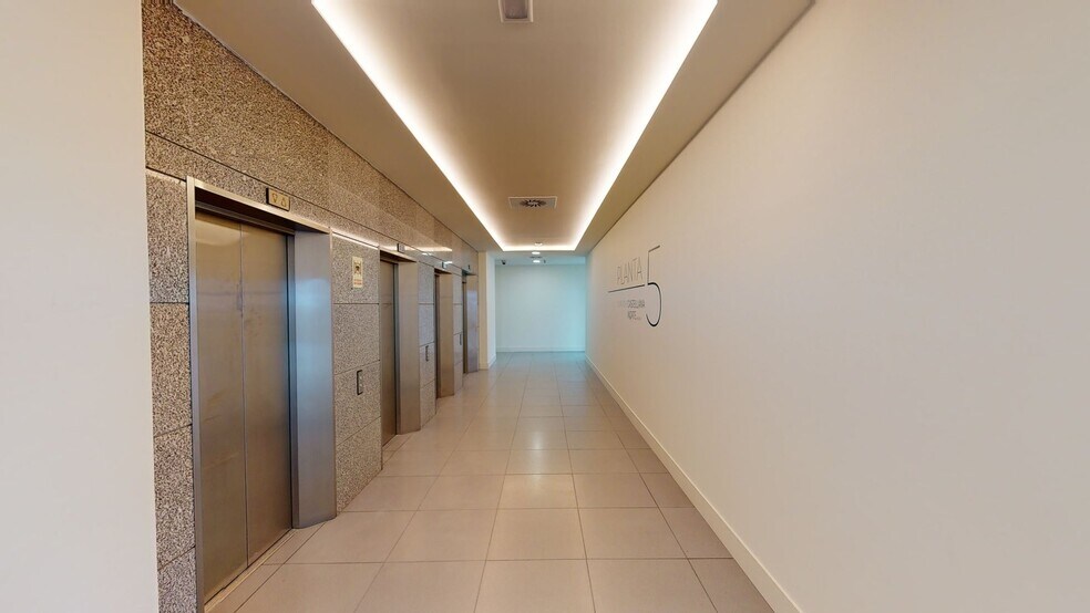 Calle de Isabel Colbrand, 22, Madrid, Madrid à louer - Numérisation 3D de Matterport - Image 3 de 10